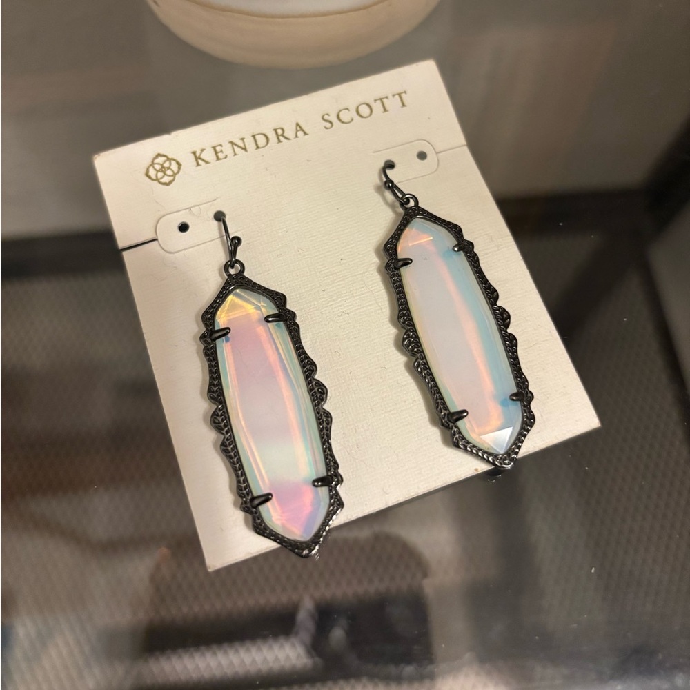 RARE Kendra Scott Francie in Iridescent Opalite - Picture 2 of 4